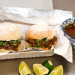 Pambazos de carne molida y de Birria con salsa